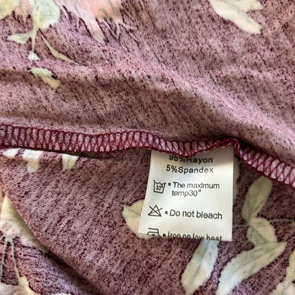 Women’s Burgundy Floral Dress Size Large - Picture 7 of 8